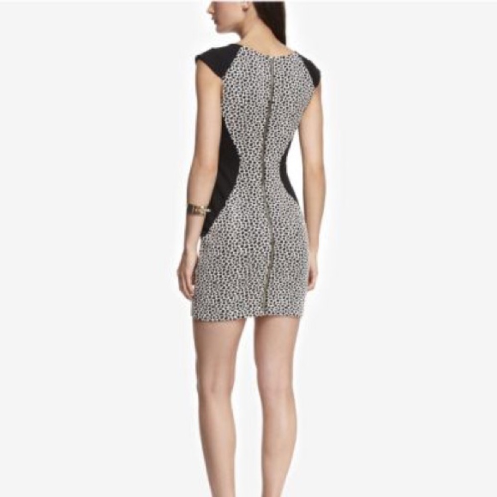 🎀Express giraffe print mini dress. 🎀